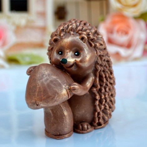 Шоколадная фигурка «Ёжик с грибами» (8 см, 140 гр.)