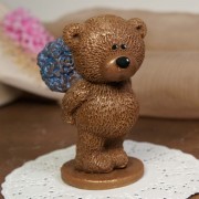Шоколадная фигурка «Мишутка с букетом №1» (7 см, 90 гр.)