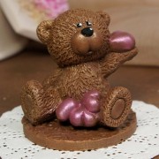 Шоколадная фигурка «Мишутка с сердечками» (5,5 см, 75 гр.)