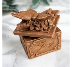 Шоколадная фигурка «Шкатулка с бабочкой» (5*5 см, 100 гр.)