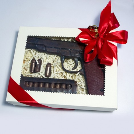 Набор шоколадных фигур "Пистолет с патронами" (25 см)