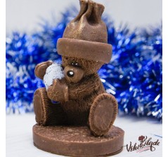 Шоколадная фигурка «Медведь со снежком» (9 см, 110 гр.)